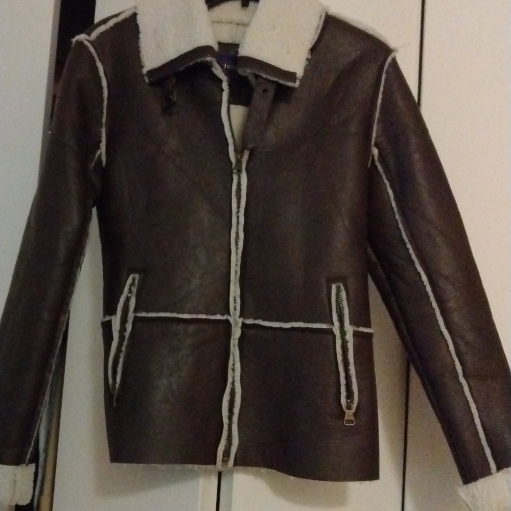 Women's jacket - Picture 2 of 3